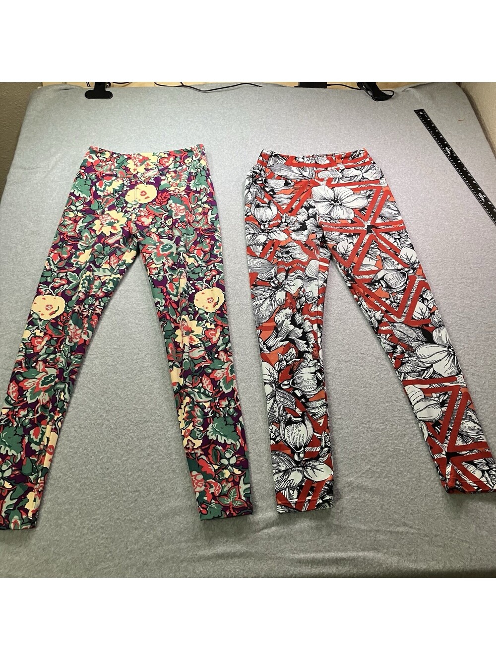 LulaRoe Leggings 2 Pair Lot - One Size - 22X26